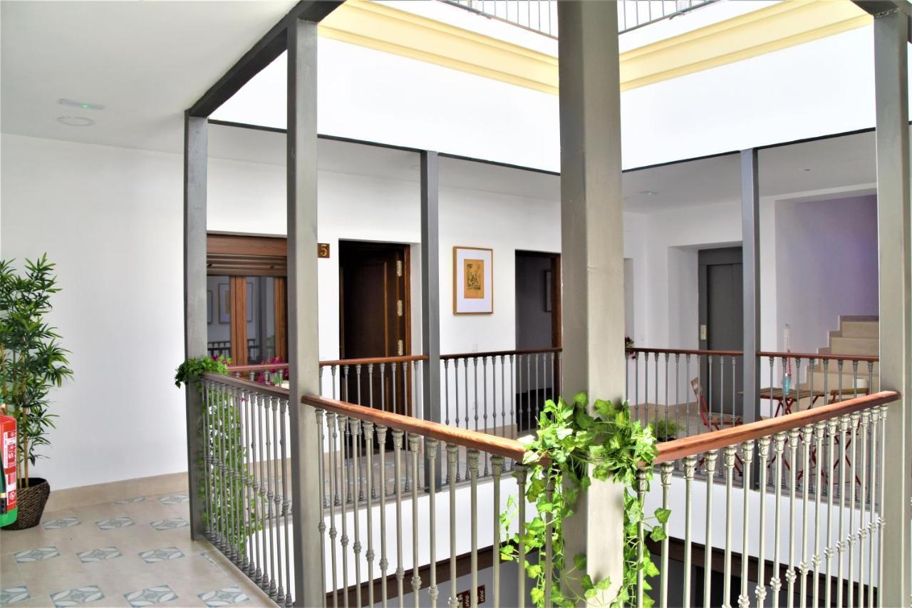 Apartamentos Turisticos Mamelon Jerez de la Frontera Zewnętrze zdjęcie